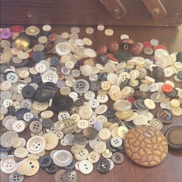 Vintage Button Collection in Jar - Picture 5 of 6